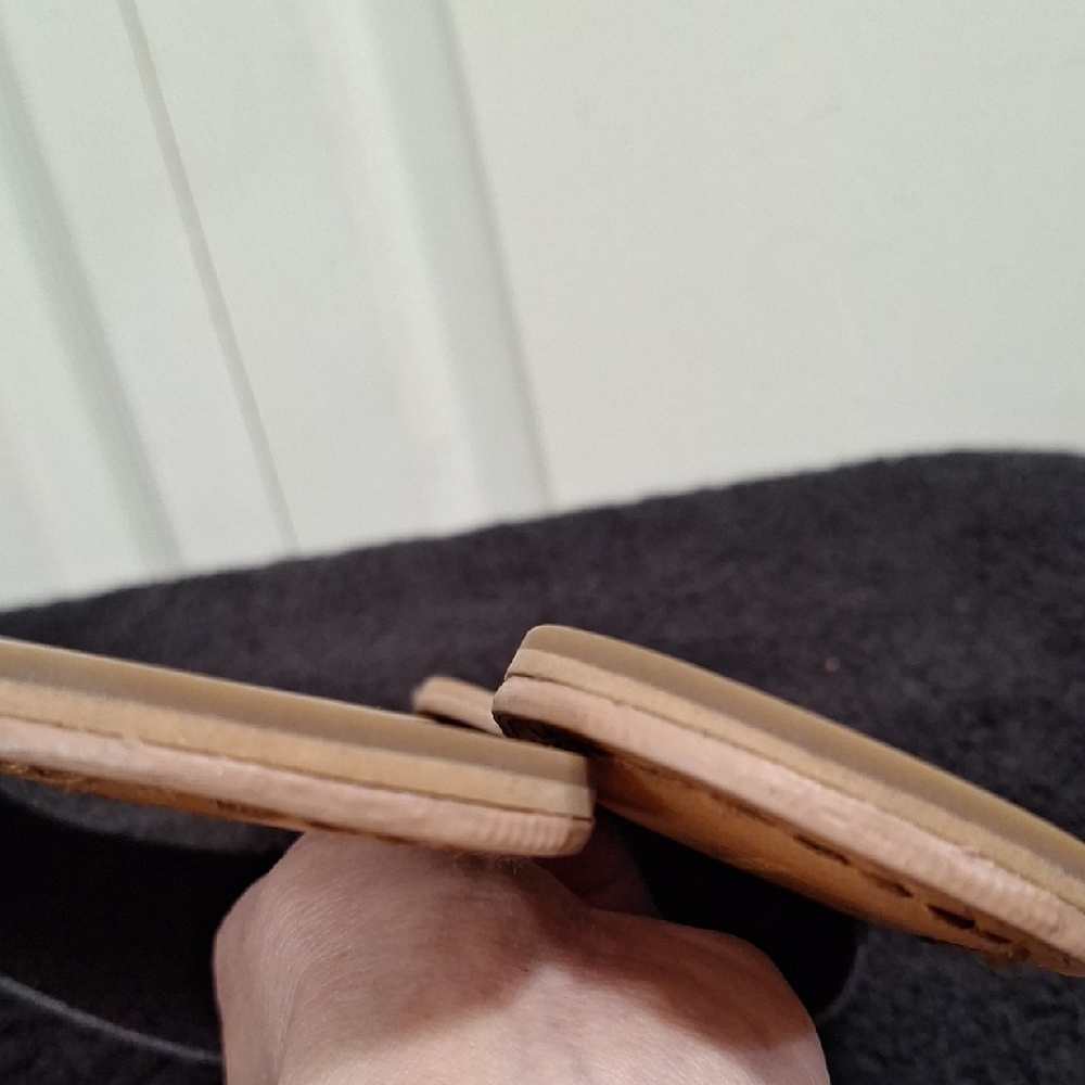 Vineyard Vines Leather Slip-On Blue and Tan Sandals-7 - Picture 9 of 9